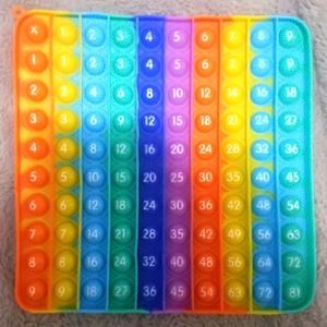 Large multiplying rainbow pop it